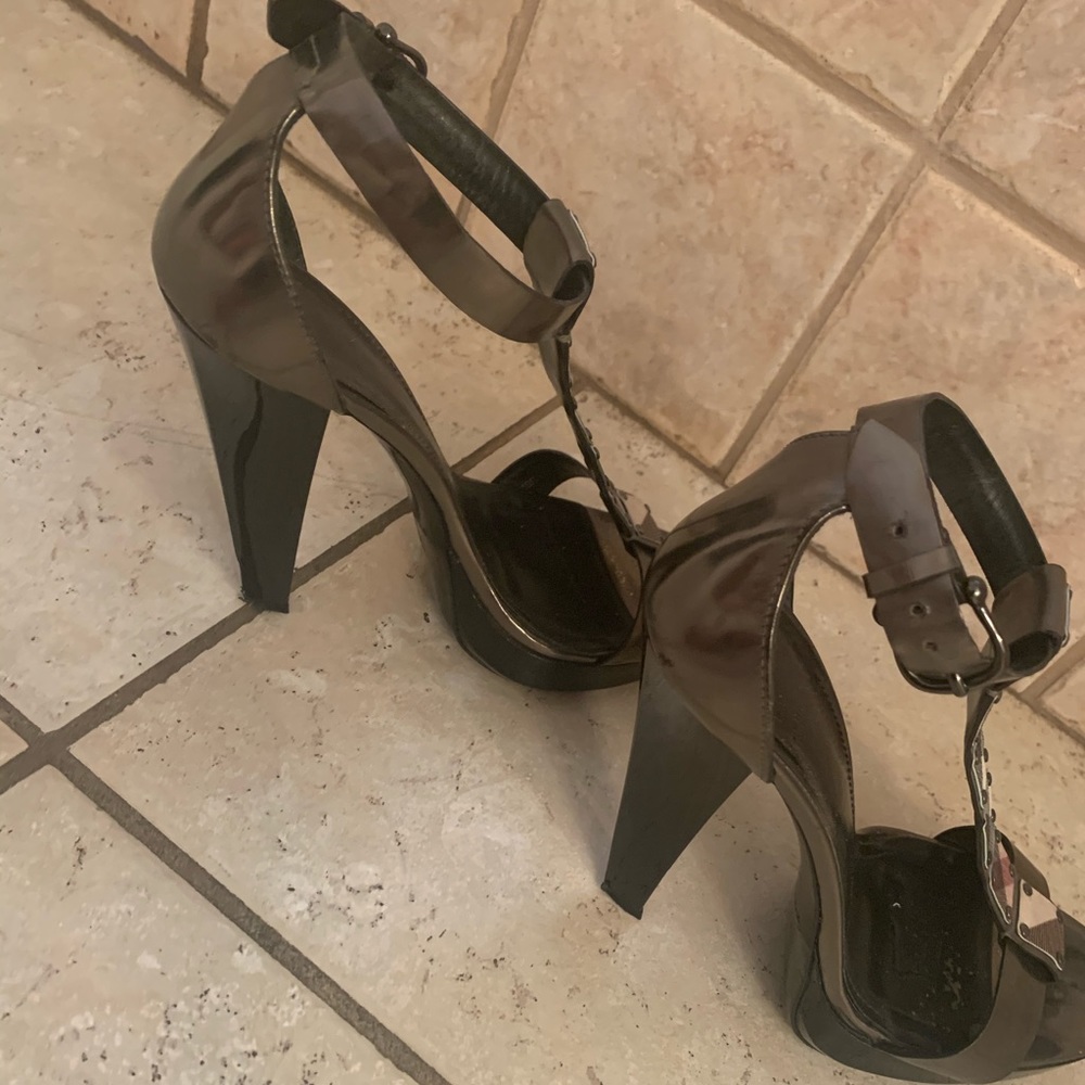 Burberry Sandals - Picture 8 of 9